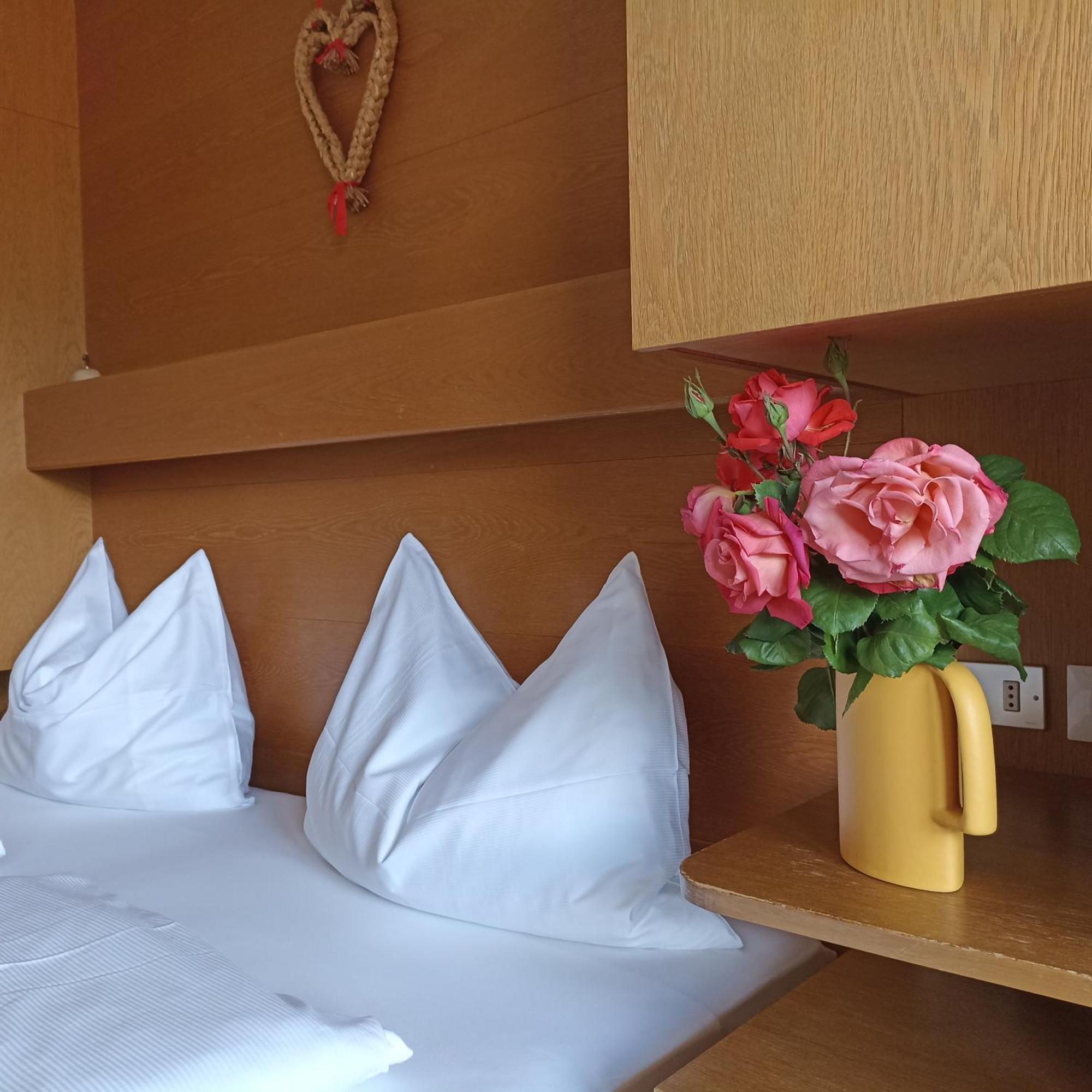Ferienwohnungen St Hippolyt Mit Hallenbad Lagundo Ngoại thất bức ảnh