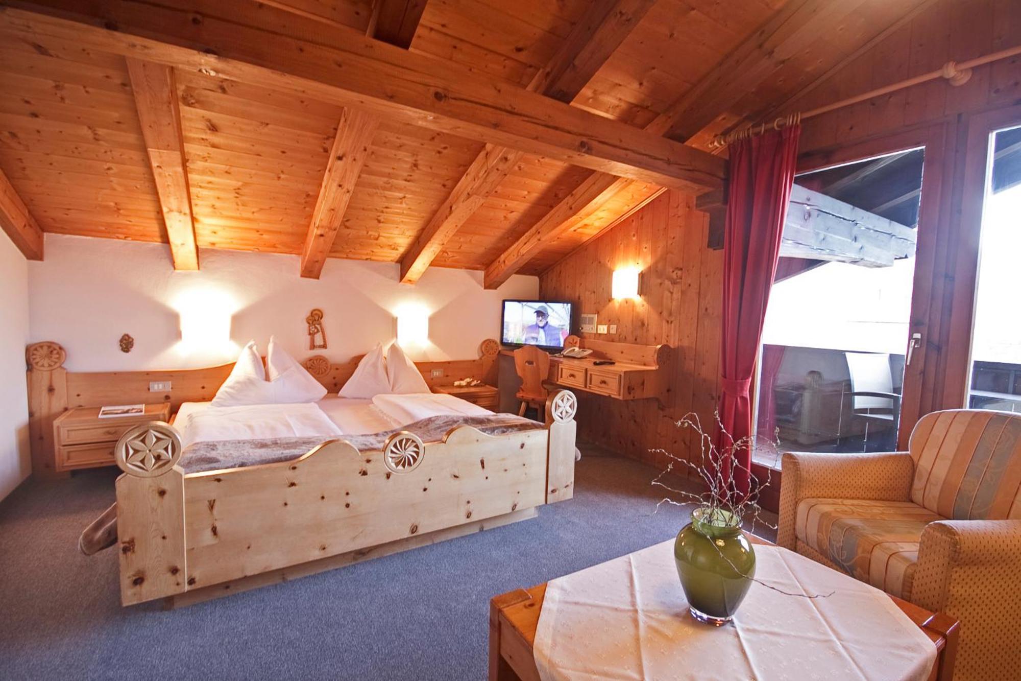 Ferienwohnungen St Hippolyt Mit Hallenbad Lagundo Ngoại thất bức ảnh