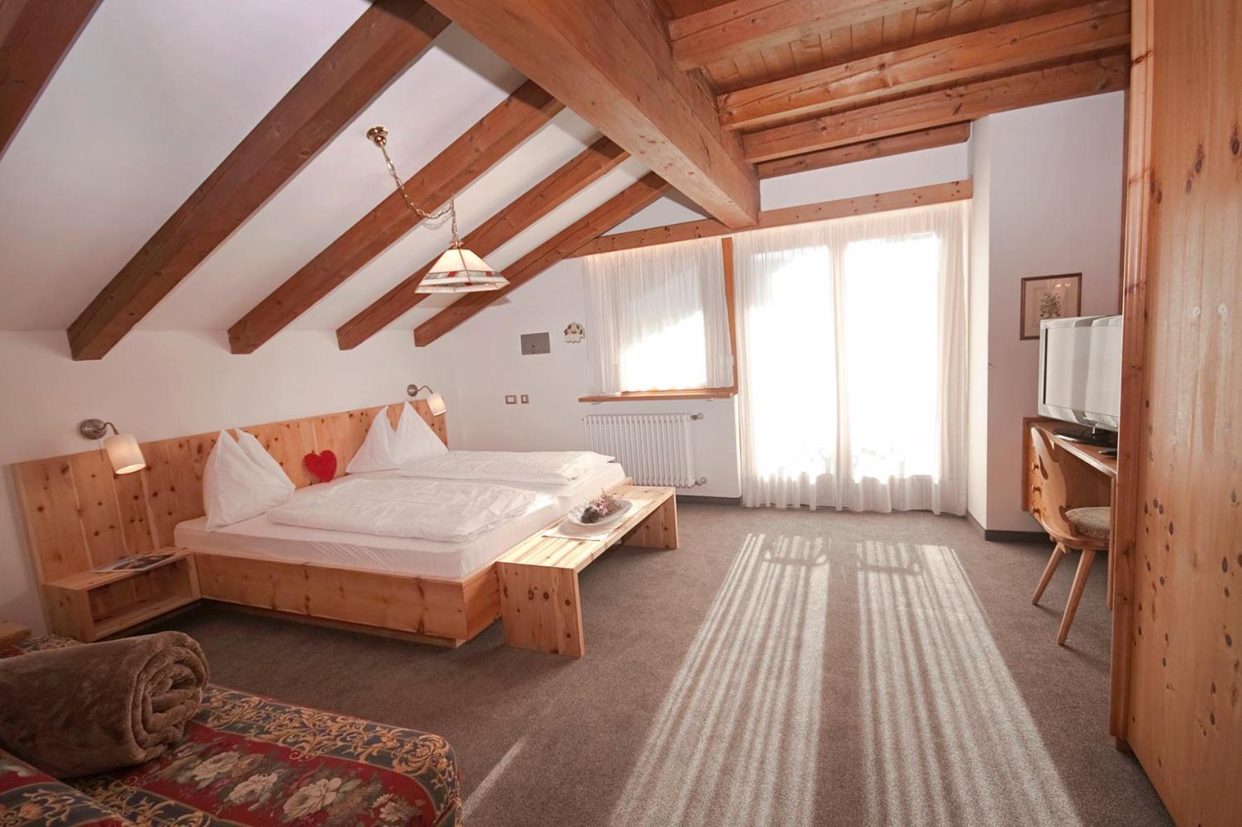 Ferienwohnungen St Hippolyt Mit Hallenbad Lagundo Ngoại thất bức ảnh